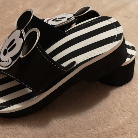 Mickey mouse platform sandals - Picture 2 of 3